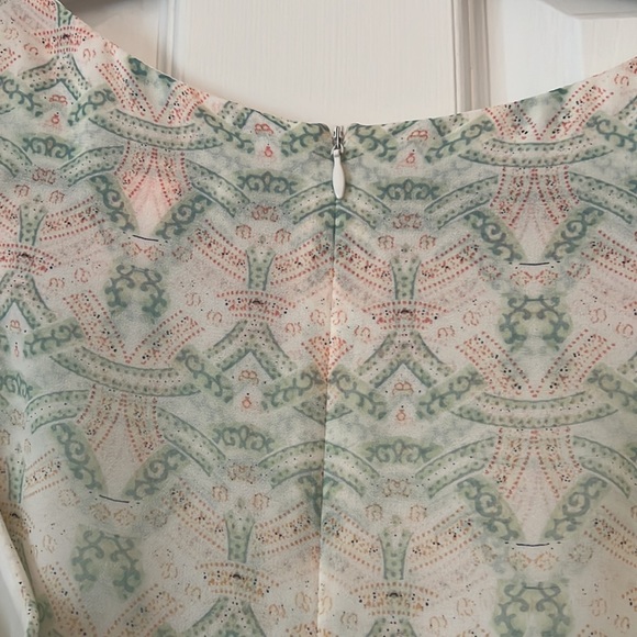 CAbi Heart of CAbi Mosaic print #250 blouse - Picture 4 of 8